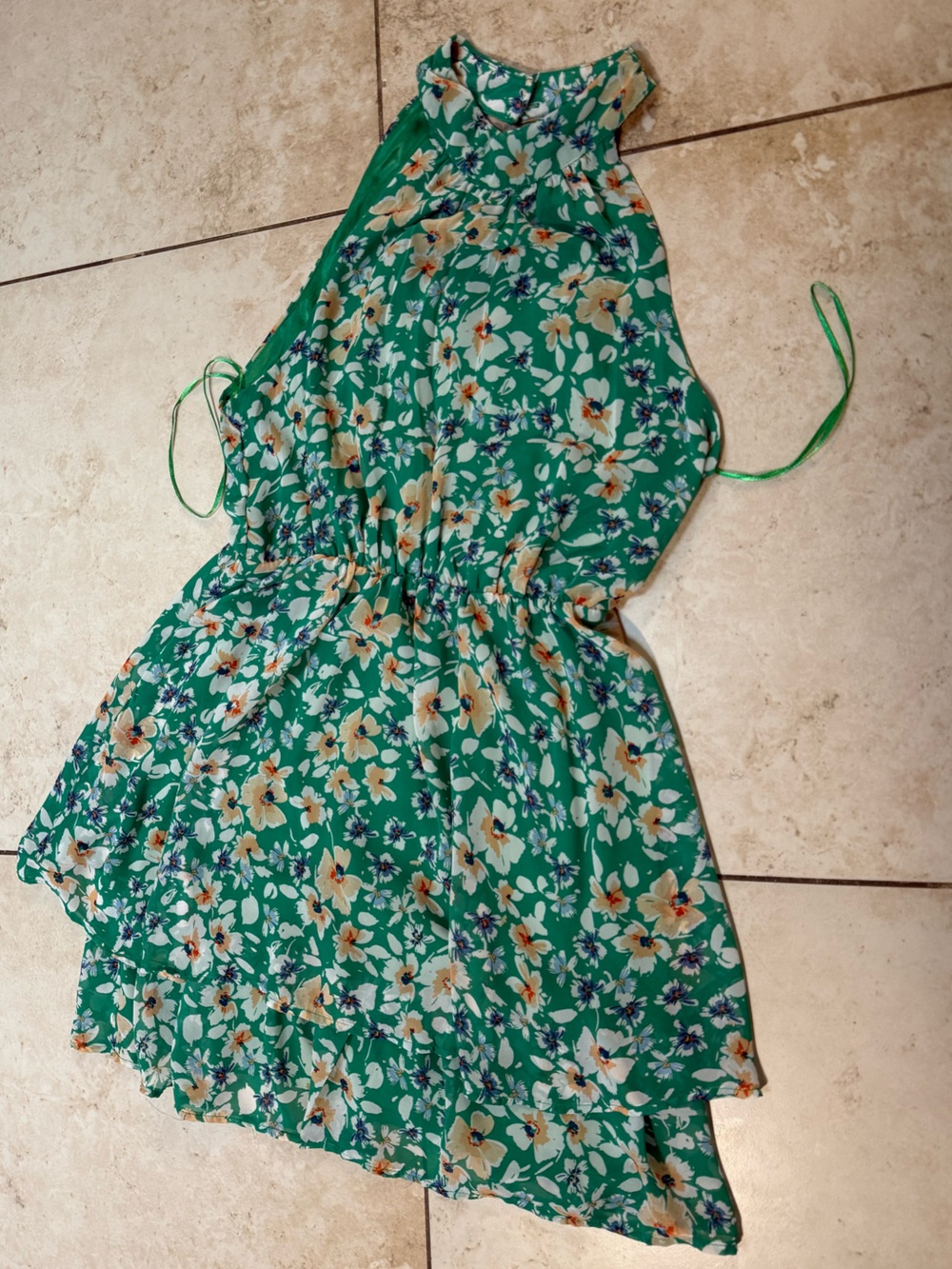 Green ruffle skirt turtle neck dress 👗
